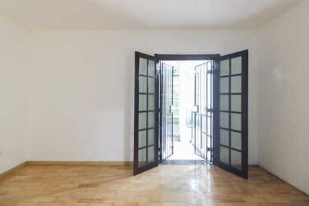 Casa para alugar com 350m², 3 quartos e 4 vagas Casa para alugar com 350m², 3 quartos e 4 vagasQuarto 2