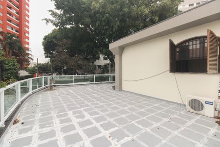 Casa para alugar com 350m², 3 quartos e 4 vagas Casa para alugar com 350m², 3 quartos e 4 vagasSuíte - Varanda