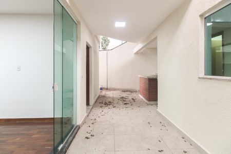 Casa para alugar com 350m², 3 quartos e 4 vagas Casa para alugar com 350m², 3 quartos e 4 vagasQuintal