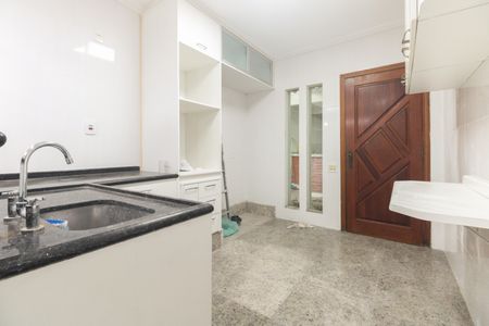 Casa para alugar com 350m², 3 quartos e 4 vagas Casa para alugar com 350m², 3 quartos e 4 vagasCozinha