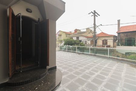 Casa para alugar com 350m², 3 quartos e 4 vagas Casa para alugar com 350m², 3 quartos e 4 vagasSuíte - Varanda