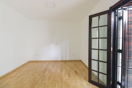 Casa para alugar com 350m², 3 quartos e 4 vagas Casa para alugar com 350m², 3 quartos e 4 vagasQuarto 2