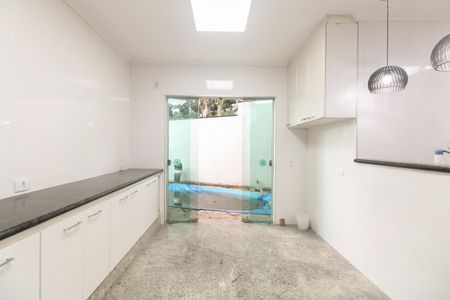 Casa para alugar com 350m², 3 quartos e 4 vagas Casa para alugar com 350m², 3 quartos e 4 vagasCozinha