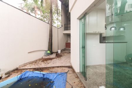 Casa para alugar com 350m², 3 quartos e 4 vagas Casa para alugar com 350m², 3 quartos e 4 vagasQuintal e Piscina