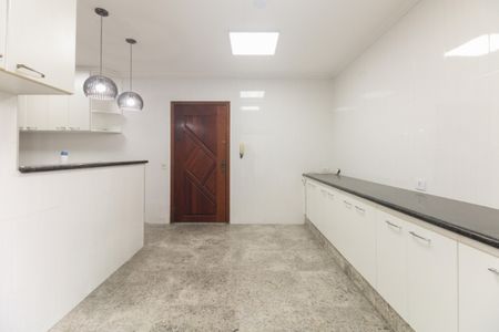 Casa para alugar com 350m², 3 quartos e 4 vagas Casa para alugar com 350m², 3 quartos e 4 vagasCozinha