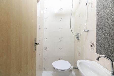 Casa para alugar com 350m², 3 quartos e 4 vagas Casa para alugar com 350m², 3 quartos e 4 vagasBanheiro de Serviço