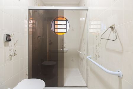 Casa para alugar com 350m², 3 quartos e 4 vagas Casa para alugar com 350m², 3 quartos e 4 vagasBanheiro Social