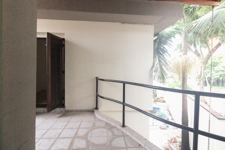 Casa para alugar com 350m², 3 quartos e 4 vagas Casa para alugar com 350m², 3 quartos e 4 vagasQuarto 2 - Varanda