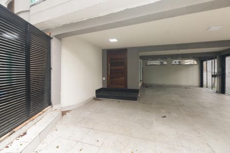 Casa para alugar com 350m², 3 quartos e 4 vagas Casa para alugar com 350m², 3 quartos e 4 vagasGaragem
