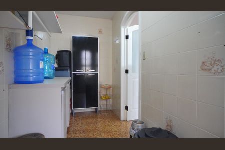 Casa à venda com 546m², 4 quartos e 9 vagas Casa à venda com 546m², 4 quartos e 9 vagasDispensa cozinha