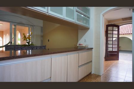 Casa à venda com 546m², 4 quartos e 9 vagas Casa à venda com 546m², 4 quartos e 9 vagasCozinha
