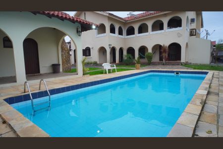 Casa à venda com 546m², 4 quartos e 9 vagas Casa à venda com 546m², 4 quartos e 9 vagasPiscina