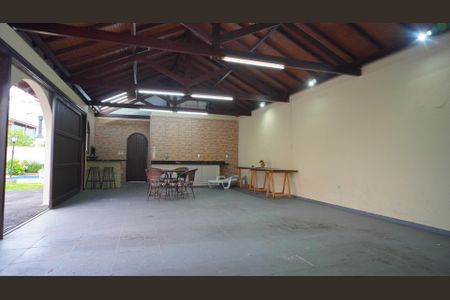 Casa à venda com 546m², 4 quartos e 9 vagas Casa à venda com 546m², 4 quartos e 9 vagasSalão festas