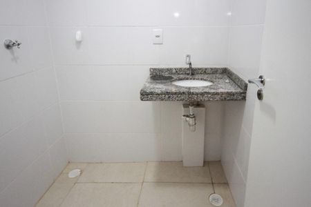 Apartamento à venda com 42m², 2 quartos e 1 vagaBanheiro Social