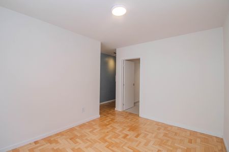 Sala de apartamento à venda com 2 quartos, 73m² em Independência, Porto Alegre