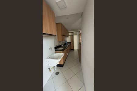 Área de serviço de apartamento para alugar com 2 quartos, 75m² em Jardim Marilu, Cotia