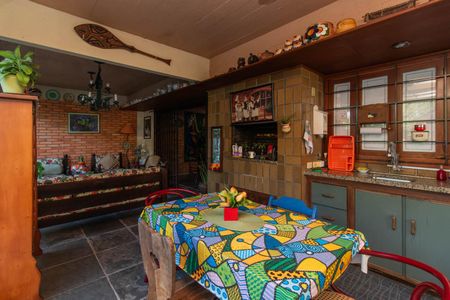 Casa à venda com 400m², 4 quartos e 4 vagasChurrasqueira