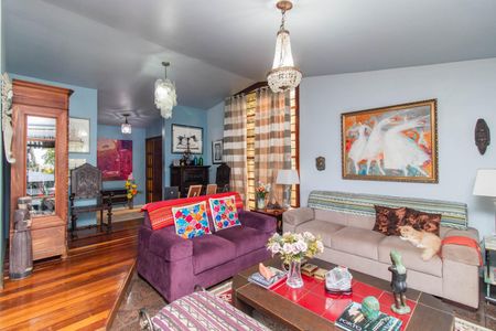 Sala de casa à venda com 4 quartos, 400m² em Santa Tereza, Porto Alegre