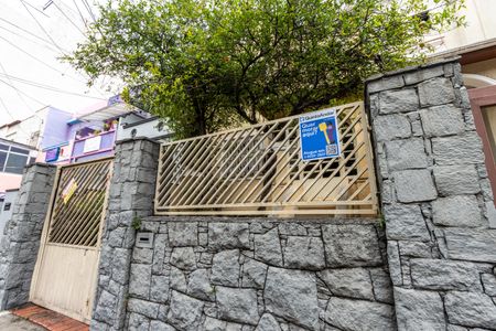 Casa para alugar com 180m², 3 quartos e 2 vagas Casa para alugar com 180m², 3 quartos e 2 vagasFachada