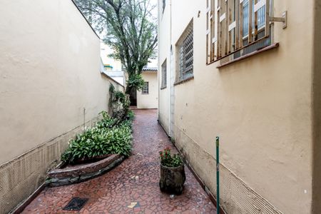 Casa para alugar com 180m², 3 quartos e 2 vagas Casa para alugar com 180m², 3 quartos e 2 vagasCorredor