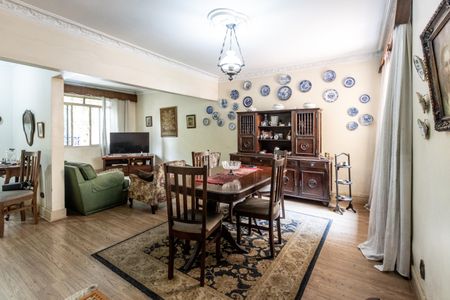 Casa para alugar com 180m², 3 quartos e 2 vagas Casa para alugar com 180m², 3 quartos e 2 vagasSala