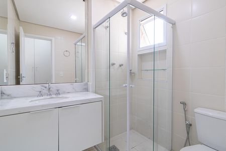 Apartamento à venda com 74m², 2 quartos e 2 vagasBanheiro da Suíte