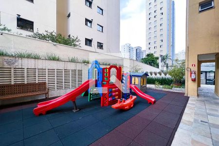 Apartamento à venda com 74m², 2 quartos e 2 vagasÁrea comum - Playground