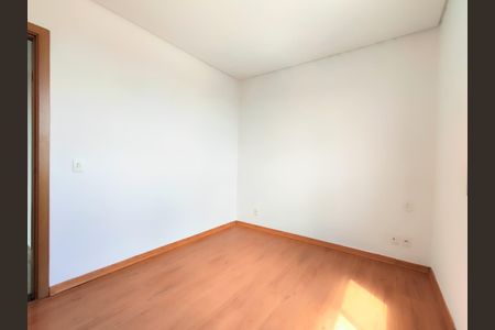 Quarto 1 de apartamento para alugar com 2 quartos, 58m² em Palmares, Belo Horizonte