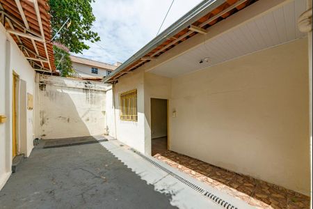 Casa para alugar com 360m², 2 quartos e 1 vagaQuintal