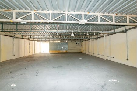 Casa para alugar com 360m², 2 quartos e 1 vagaGalpão