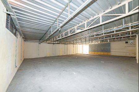 Casa para alugar com 360m², 2 quartos e 1 vagaGalpão