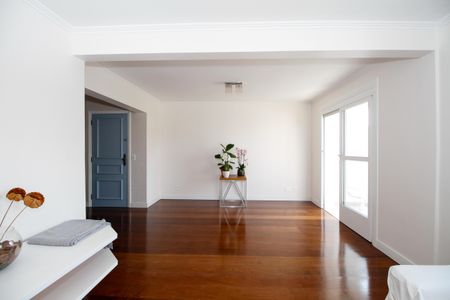 Apartamento à venda com 102m², 3 quartos e 2 vagas Apartamento à venda com 102m², 3 quartos e 2 vagasSala de Estar