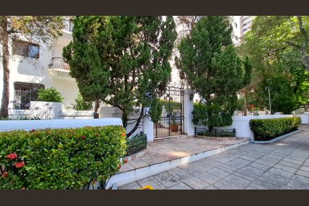 Apartamento à venda com 102m², 3 quartos e 2 vagas Apartamento à venda com 102m², 3 quartos e 2 vagasFachada do Prédio