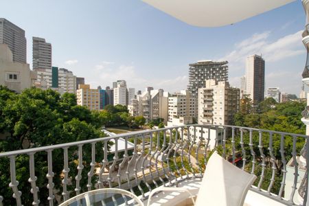 Apartamento à venda com 102m², 3 quartos e 2 vagas Apartamento à venda com 102m², 3 quartos e 2 vagasVaranda