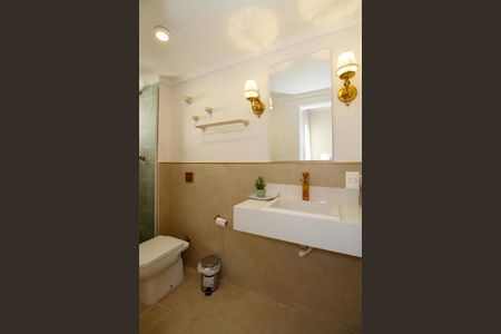 Apartamento à venda com 102m², 3 quartos e 2 vagas Apartamento à venda com 102m², 3 quartos e 2 vagasBanheiro da Suíte