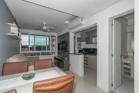 Sala de apartamento à venda com 1 quarto, 42m² em Passo da Areia, Porto Alegre