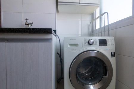 Apartamento à venda com 55m², 2 quartos e 1 vaga Apartamento à venda com 55m², 2 quartos e 1 vagaCozinha e Área de Serviço