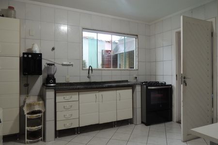 Casa de condomínio à venda com 150m², 3 quartos e 1 vagaCozinha 