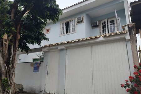 Casa de condomínio à venda com 150m², 3 quartos e 1 vagaFachada