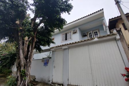Casa de condomínio à venda com 150m², 3 quartos e 1 vagaFachada