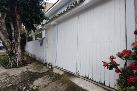 Casa de condomínio à venda com 150m², 3 quartos e 1 vagaFachada