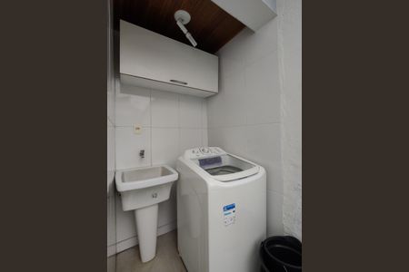 Casa de condomínio à venda com 150m², 3 quartos e 1 vagaÁrea de Serviço