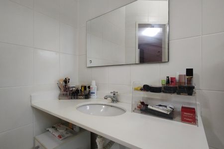 Casa de condomínio à venda com 150m², 3 quartos e 1 vagaBanheiro da Suíte