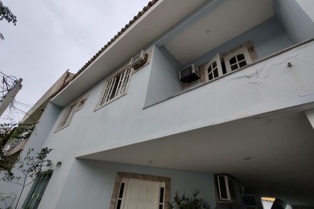 Casa de condomínio à venda com 150m², 3 quartos e 1 vagaEntrada