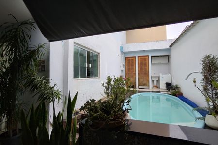 Casa de condomínio à venda com 150m², 3 quartos e 1 vagaÁrea comum - Piscina