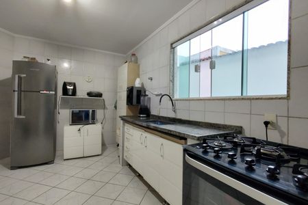 Casa de condomínio à venda com 150m², 3 quartos e 1 vagaCozinha 