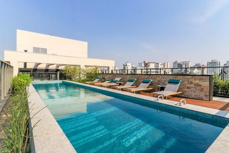 Studio à venda com 25m², 1 quarto e sem vaga Studio à venda com 25m², 1 quarto e sem vagaÁrea comum - Piscina