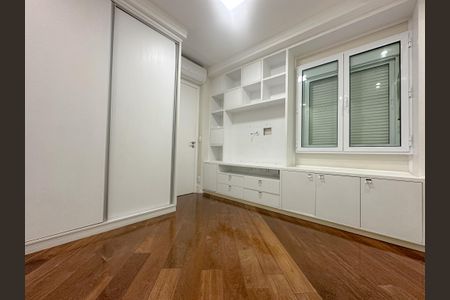 Apartamento à venda com 142m², 3 quartos e 2 vagas Apartamento à venda com 142m², 3 quartos e 2 vagasQuarto