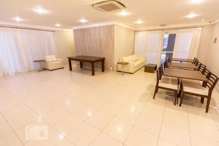 Apartamento à venda com 142m², 3 quartos e 2 vagas Apartamento à venda com 142m², 3 quartos e 2 vagasSalão de Festas