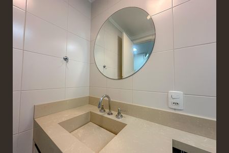 Apartamento à venda com 142m², 3 quartos e 2 vagas Apartamento à venda com 142m², 3 quartos e 2 vagasBanheiro Suíte 1